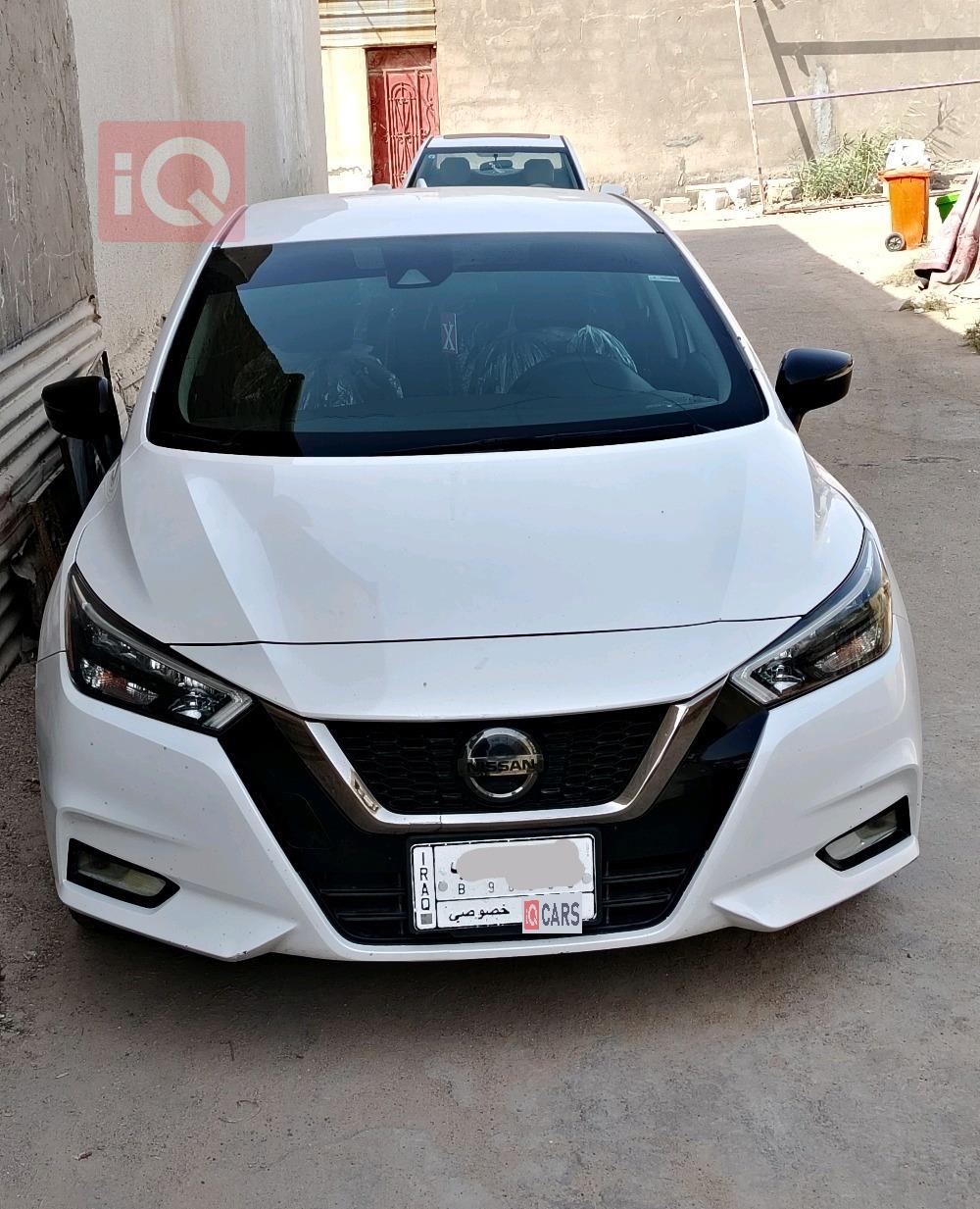 نيسان فيرسا